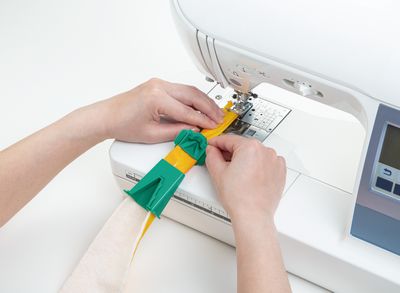 Clover-Fabric Tube Maker